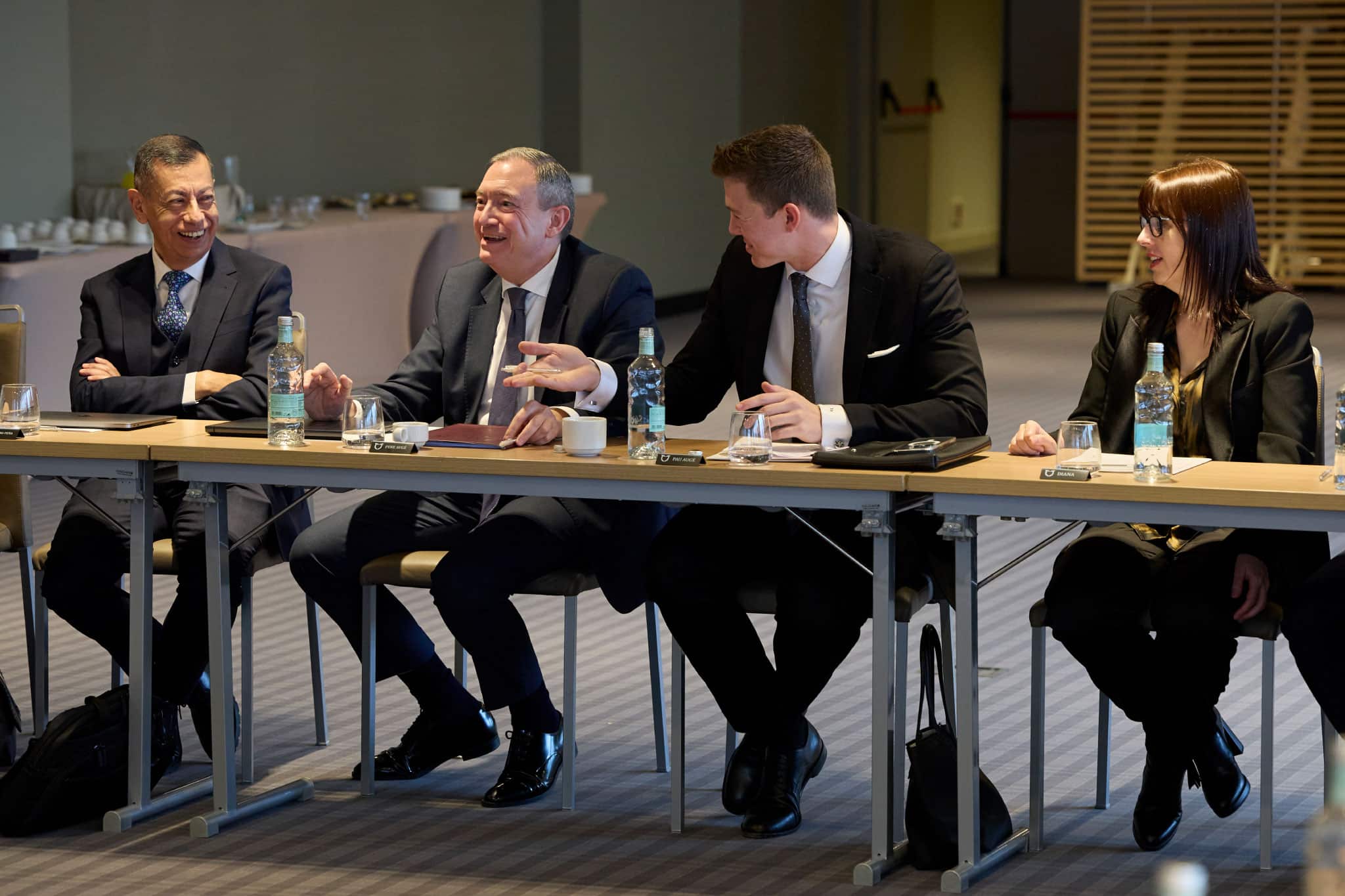 Augé Holding Group